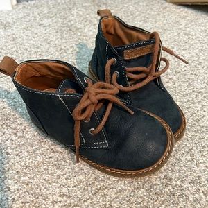 Excellent condition Zara Boys Collection Shoes size 24